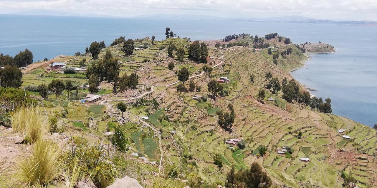 Taquile Hospedaje Mario Huillanopampa Bagian luar foto