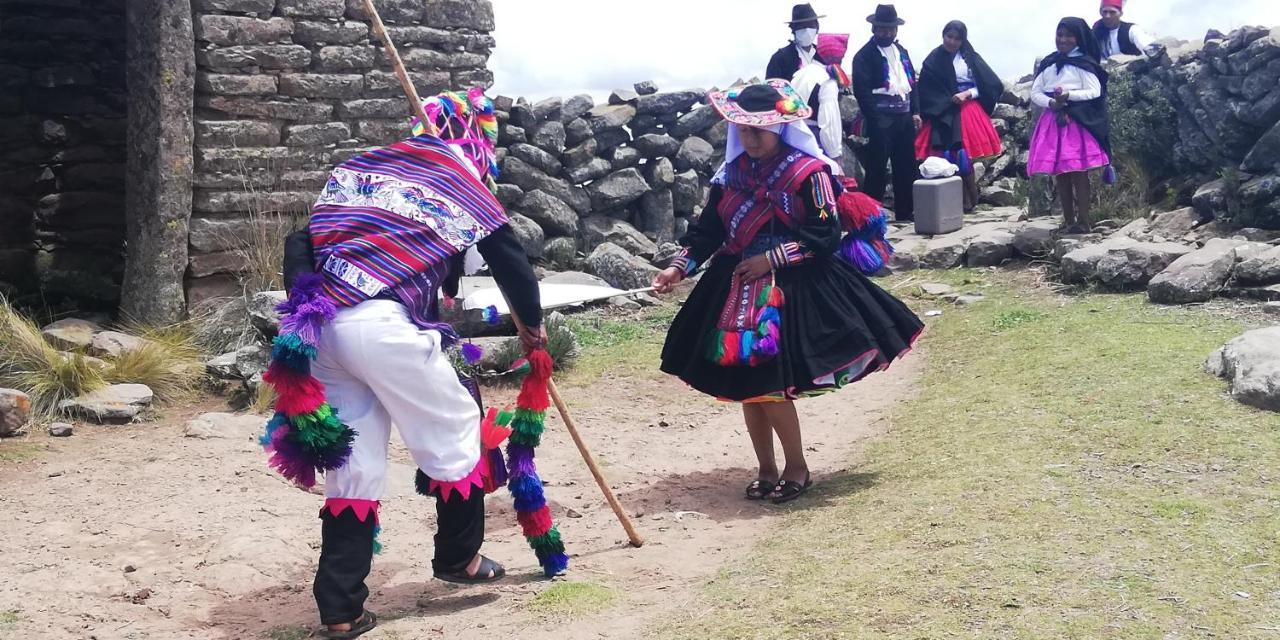 Taquile Hospedaje Mario Huillanopampa Bagian luar foto