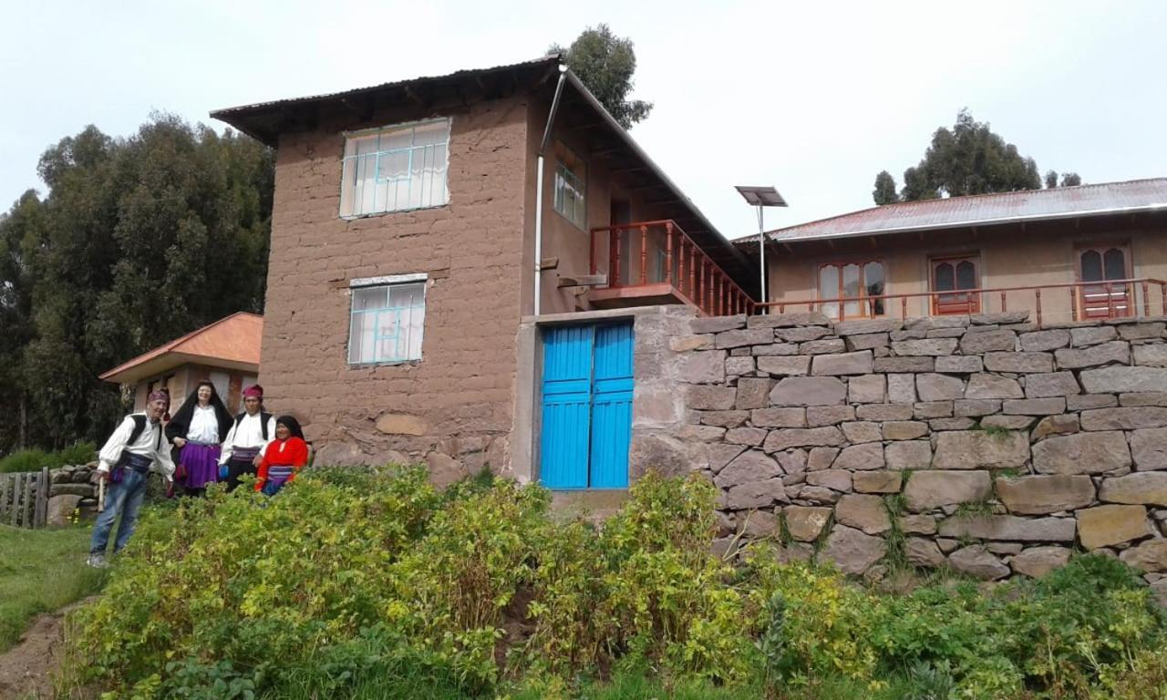 Taquile Hospedaje Mario Huillanopampa Bagian luar foto