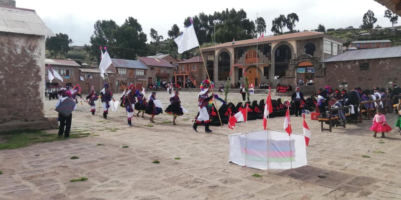 Taquile Hospedaje Mario Huillanopampa Bagian luar foto
